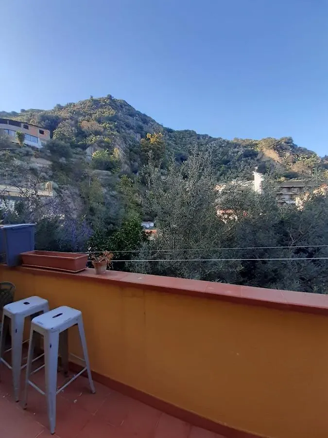 Studio Garden Taormina Center Special Place For Digital Nomad More Stay Less Pay Contact Us 0 0 3 9 3 4 9 1 0 2 6 1 6 1 이탈리아