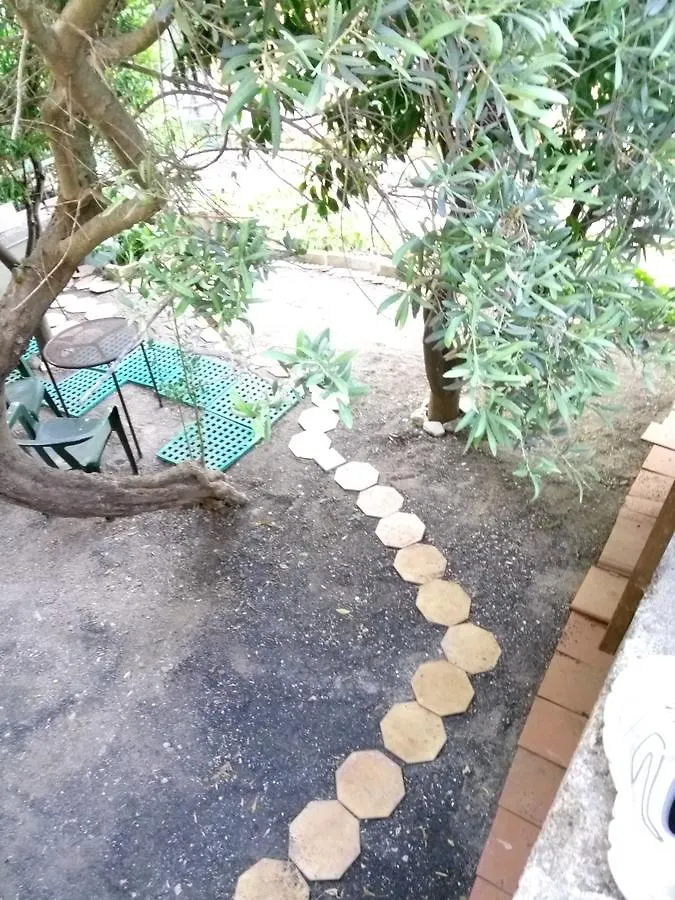 Studio Garden Taormina Center Special Place For Digital Nomad More Stay Less Pay Contact Us 0 0 3 9 3 4 9 1 0 2 6 1 6 1 0*,  이탈리아